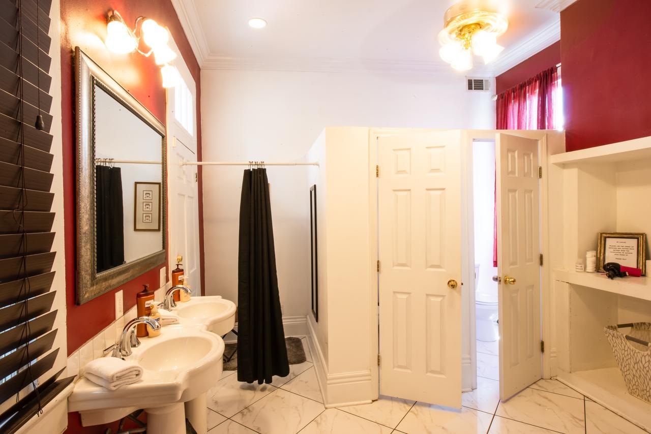 Nola Hostal *