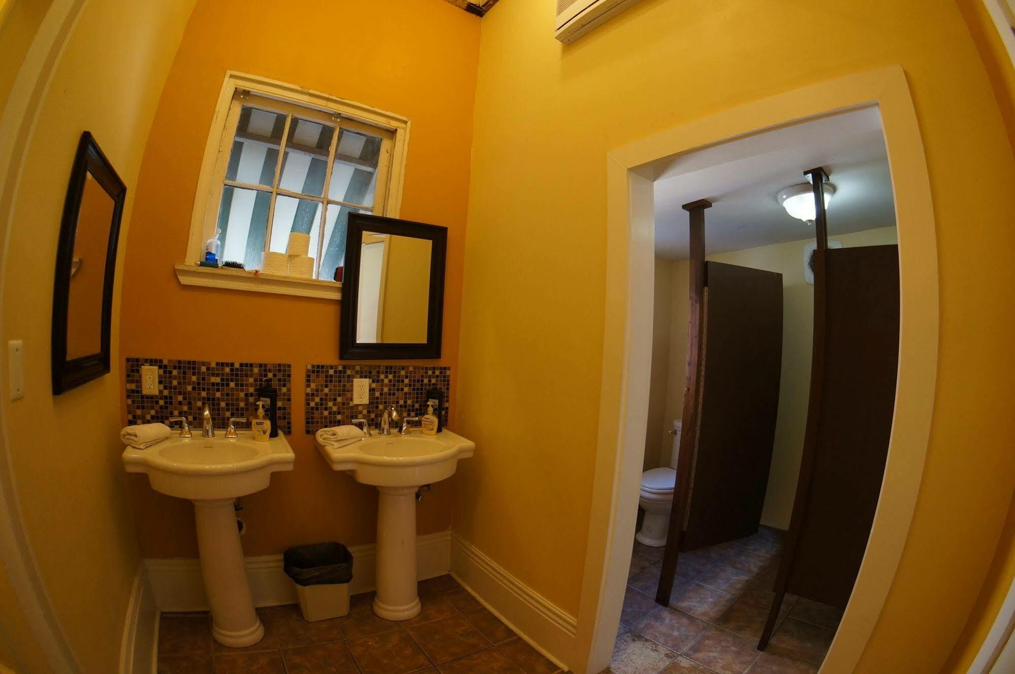 Hostal Nola